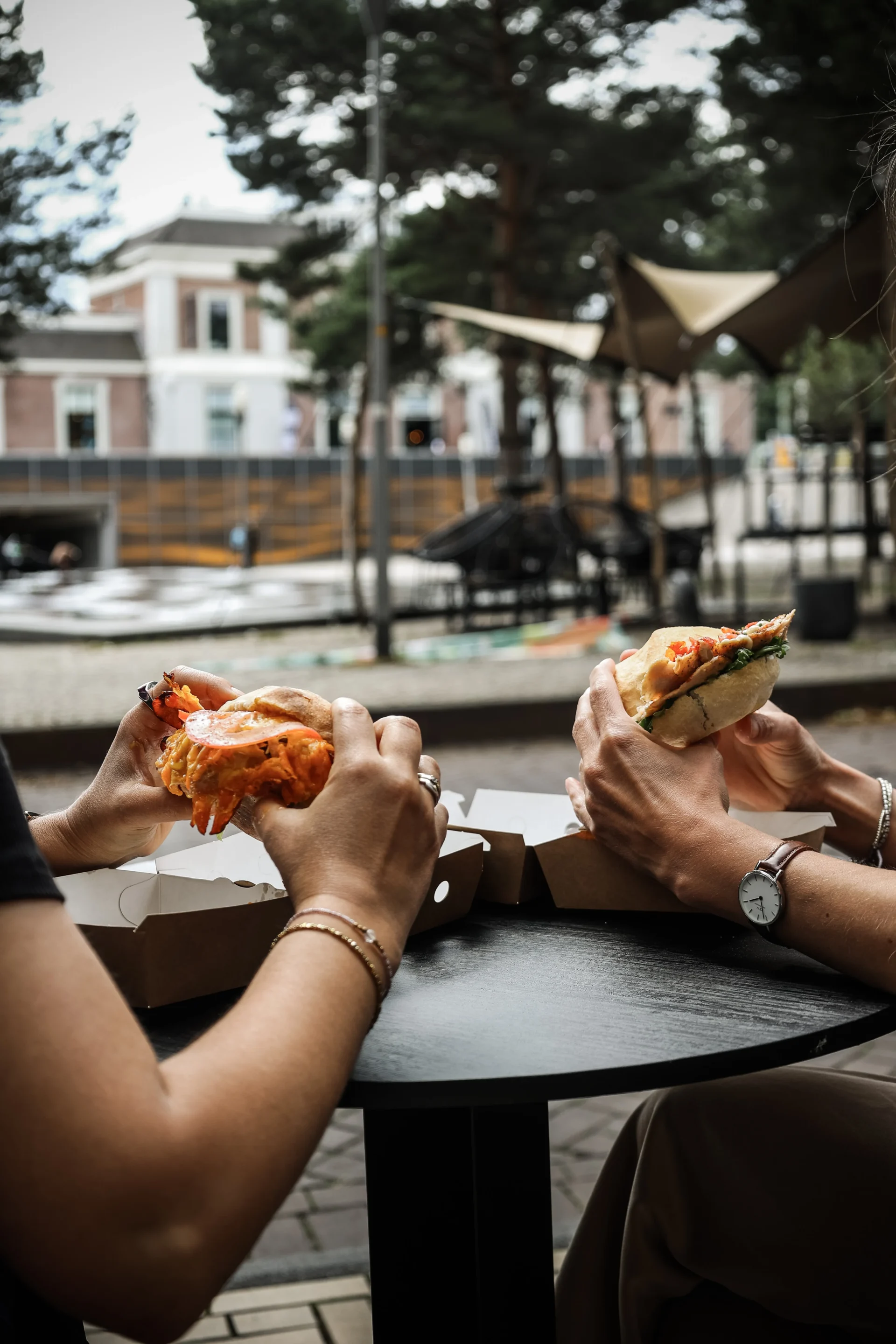 Reserveer je tafel en kom genieten
